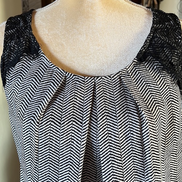 Women’s Candie’s dressy tank, size large. - Picture 2 of 6